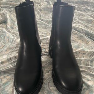 New black womens express boots size 7